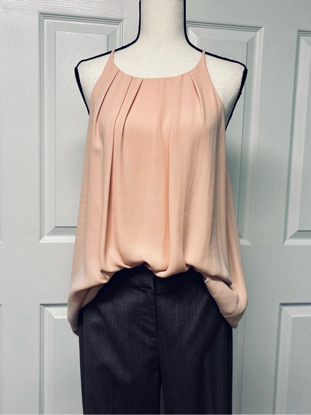 NWOT Vince Camuto Flowy Halter look neckline blouse. Fully lined; Blush. Size S